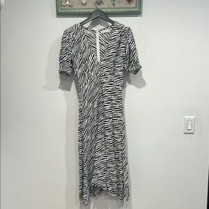 Faithfull the Brand Black and White Puff Sleeve Sheath Midi Dress zebra size 2